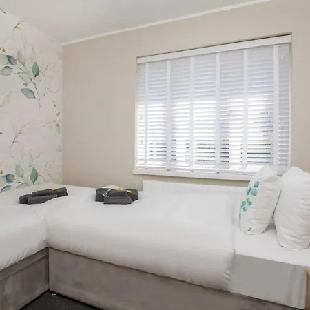 Semesterbostad The Dodsworth Modern 4 Bedroom House, Sleeps 8 York