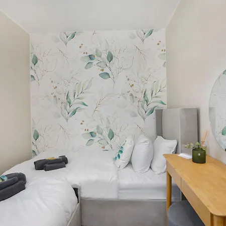 Дом отдыха The Dodsworth Modern 4 Bedroom House, Sleeps 8