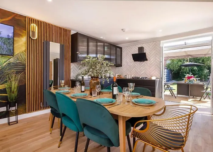 The Dodsworth Modern 4 Bedroom House, Sleeps 8 Vakantiehuis *