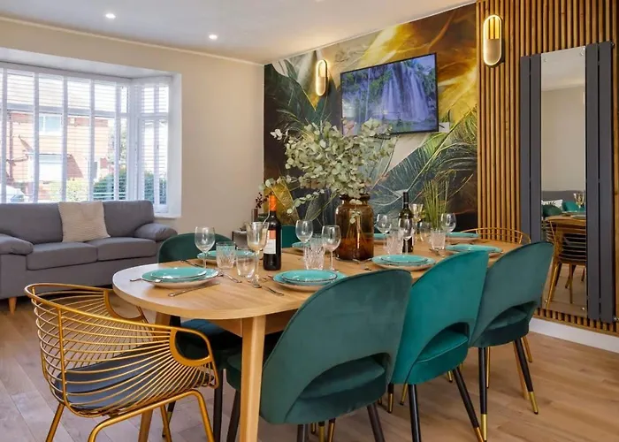 Vakantiehuis The Dodsworth Modern 4 Bedroom House, Sleeps 8 *