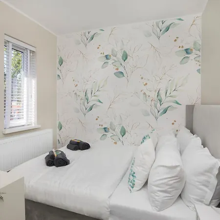 The Dodsworth Modern 4 Bedroom House, Sleeps 8 度假居