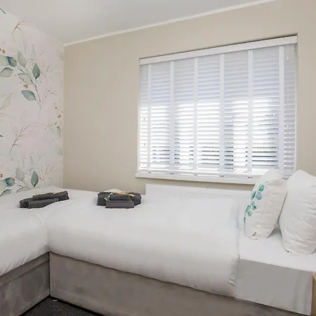 The Dodsworth Modern 4 Bedroom House, Sleeps 8 Holiday home