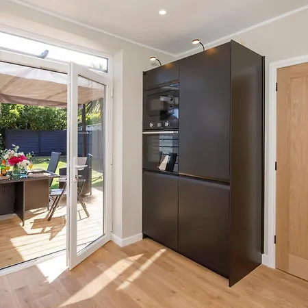 Casa de Férias The Dodsworth Modern 4 Bedroom House, Sleeps 8 *