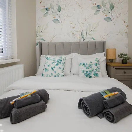 The Dodsworth Modern 4 Bedroom House, Sleeps 8 Casa de Férias *