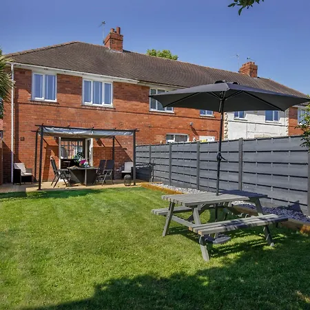 Holiday home The Dodsworth Modern 4 Bedroom House, Sleeps 8