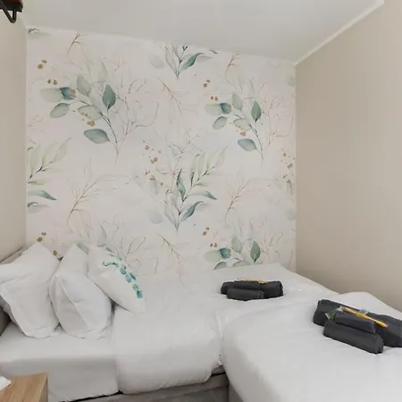 The Dodsworth Modern 4 Bedroom House, Sleeps 8