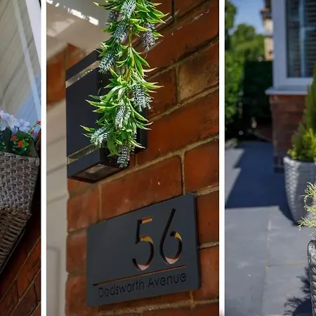 The Dodsworth Modern 4 Bedroom House, Sleeps 8 *