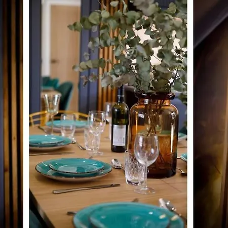 The Dodsworth Modern 4 Bedroom House, Sleeps 8 *