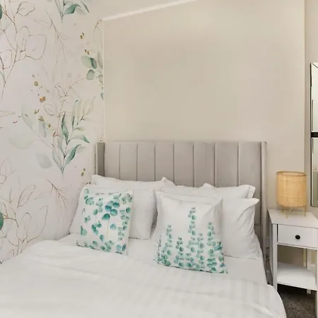 度假居 The Dodsworth Modern 4 Bedroom House, Sleeps 8 *