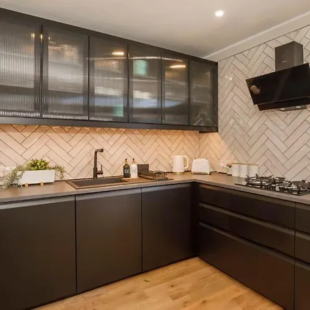 The Dodsworth Modern 4 Bedroom House, Sleeps 8 约克