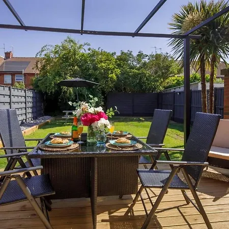 Casa de Férias The Dodsworth Modern 4 Bedroom House, Sleeps 8