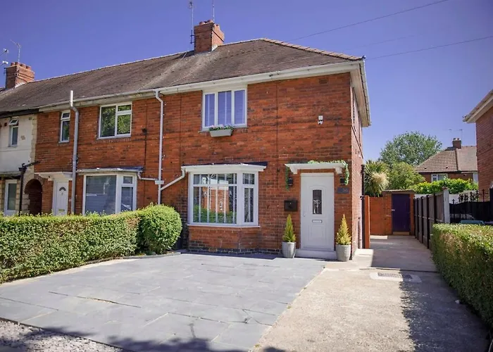 The Dodsworth Modern 4 Bedroom House, Sleeps 8 Holiday home York