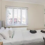 The Dodsworth Modern 4 Bedroom House, Sleeps 8 Casa de Férias York