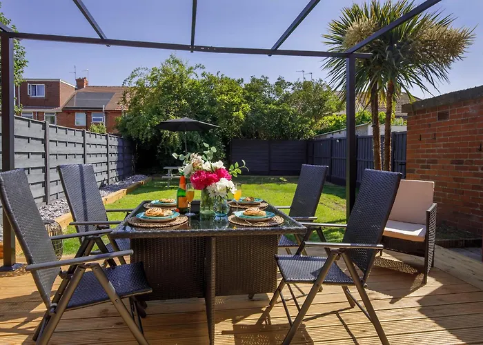 The Dodsworth Modern 4 Bedroom House, Sleeps 8