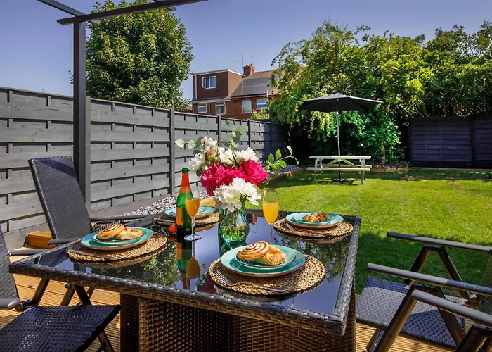 Vakantiehuis The Dodsworth Modern 4 Bedroom House, Sleeps 8 York