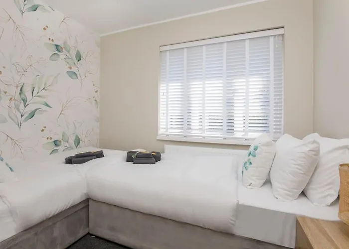 Vakantiehuis The Dodsworth Modern 4 Bedroom House, Sleeps 8 York