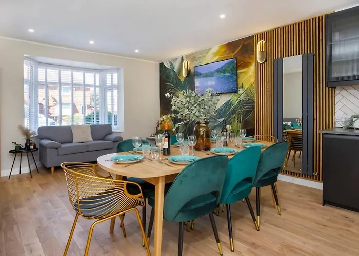 Vakantiehuis The Dodsworth Modern 4 Bedroom House, Sleeps 8 York